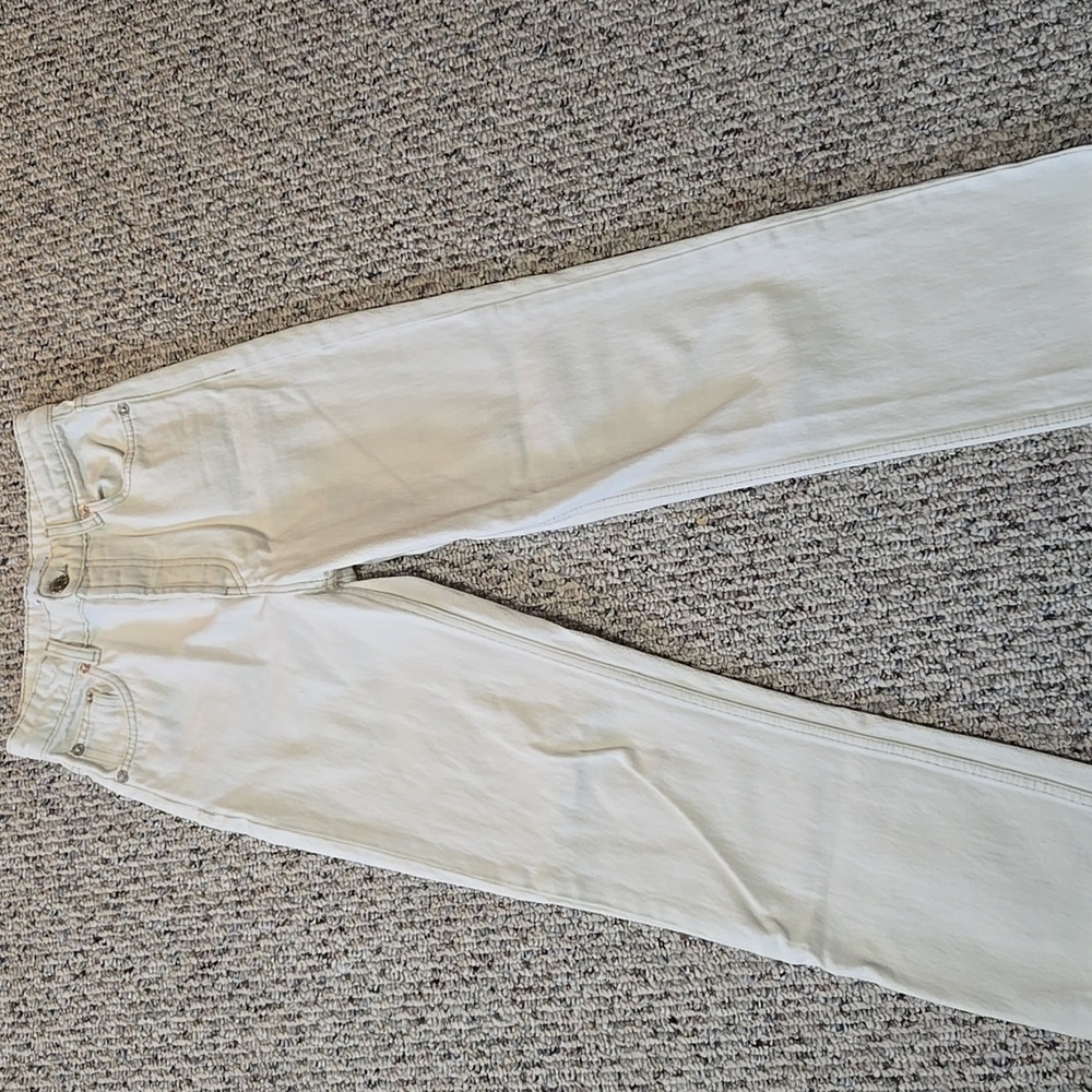 Zara Women's Straight Leg Cropped Cream Jeans